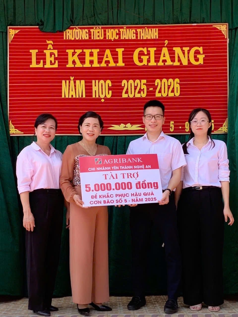 Ngân hàng Agribank trào món quà ý nghĩa
